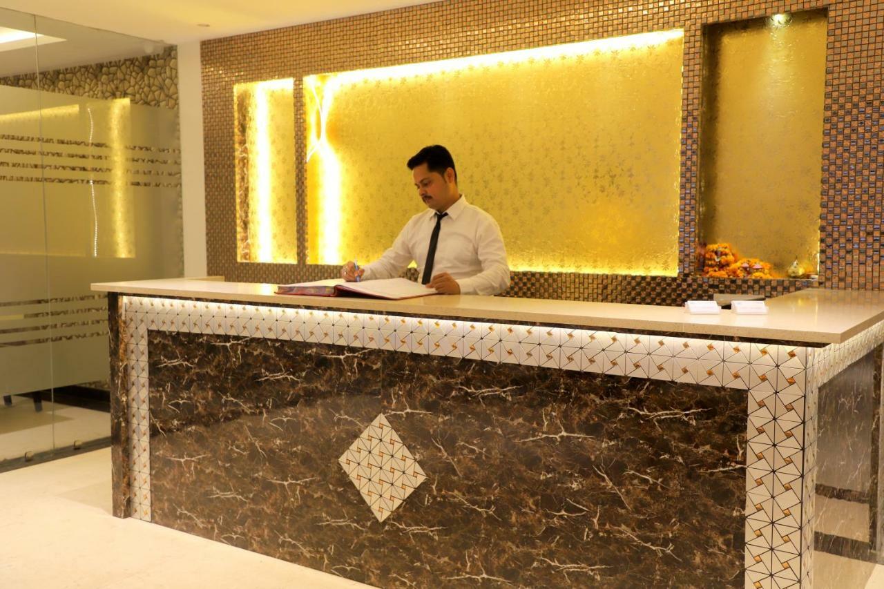 Hotel The Vegas Delhi Airport- A Boutique Hotel New Delhi Buitenkant foto